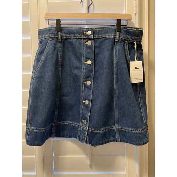 Free Assembly Dresses & Skirts - Free‎ Assembly Womens Denim Utility Mini Skirt Medium Wash Size 12